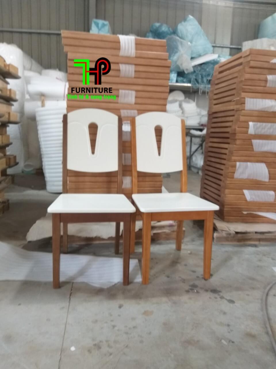 ban-an-trong-nuoc.jpg