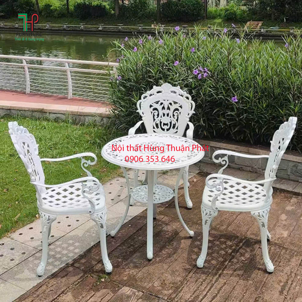 Bộ bàn ghế tròn sân vườn